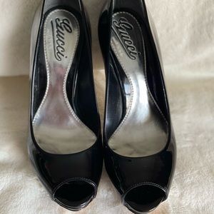 Gucci Patent Peep Toe Pump
